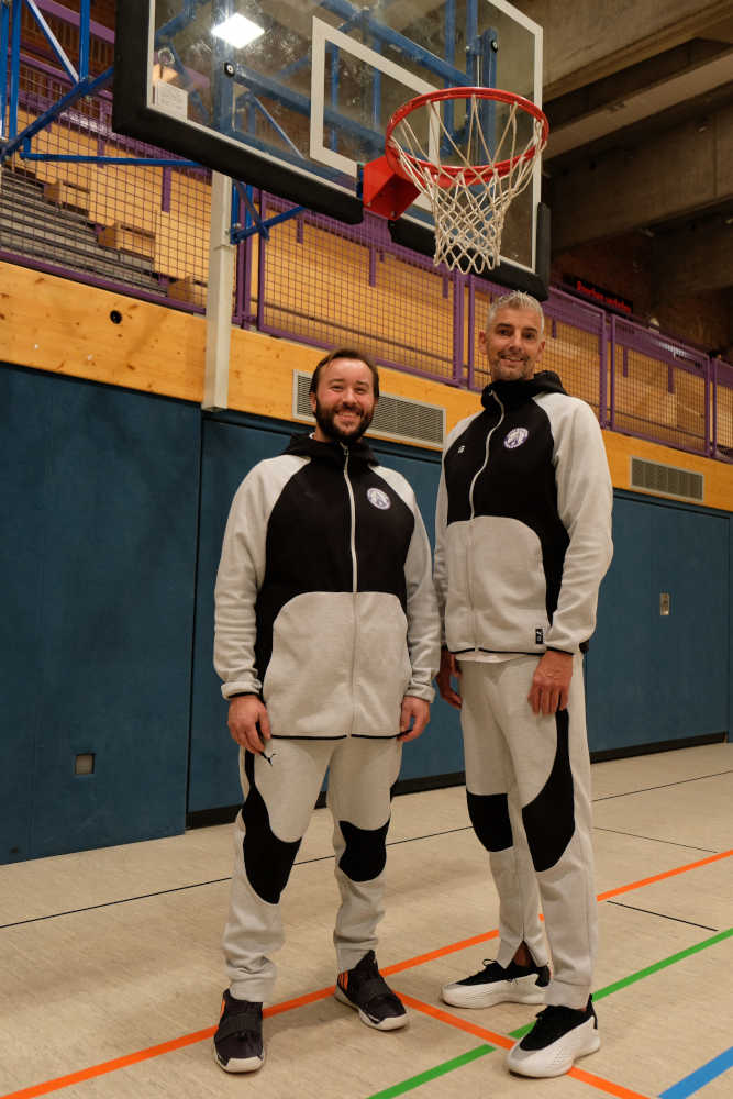 Trainerfoto des U18-Teams des MTV Baskets Ingolstadt, Saison 2025/26, Anthony Gräber und Nick Winzig