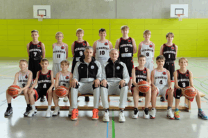 Teamfoto der U14 Mannschaft der MTV Baskets Ingolstadt, Saison 2025/26, Anthony Gräber und Roberto Mladina