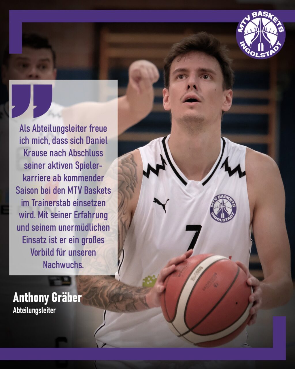 🏀🏀🏀
BIG NEWS ❗
🏀🏀🏀
⛹ Die Herren-1 der MTV Baskets erhalten ein neues Trainergespann! Daniel Krause und Edward Ayileke übernehmen ab kommender Saison das Ruder. Mit ihrer jahrelangen Erfahrung und den zahrleichen Einsätzen für den MTV in den letzten Jahren sind die beiden Routiniers das ideale Gespann, um die Herren wieder nach vorne zu führen.
⛹ Vorausgegangen waren viele Gespräche, bei denen die beiden mit Abteilungsleiter Anthony Gräber die Zielsetzung und die Zukunftsperspektiven für die MTV Baskets erörtet und festgesteckt hatten. "Wir haben alle ein gutes Gefühl, dass daraus eine langfristige und erfolgreiche Zusammenarbeit erwachsen wird, die unseren Ambitionen aber auch dem "Wir-Gefühl" bei den MTV Baskets neuen Schwung verleiht."
LET'S GO BASKETS 🏀
#champions #meisterschaft #basketballbezirkschwaben #oneteam #jugendsport #wewantyou #bayernbasketball #bbvonline #trainer #trainingday #mtvingolstadt #basketballtime #ingolstadt #mtvbaskets #onefamily #basketball #mtvbasketsingolstadt #mannschaft #ruleyourcourt #MTVBasketsIngolstadt #teamsport #supporters #supportyourteam