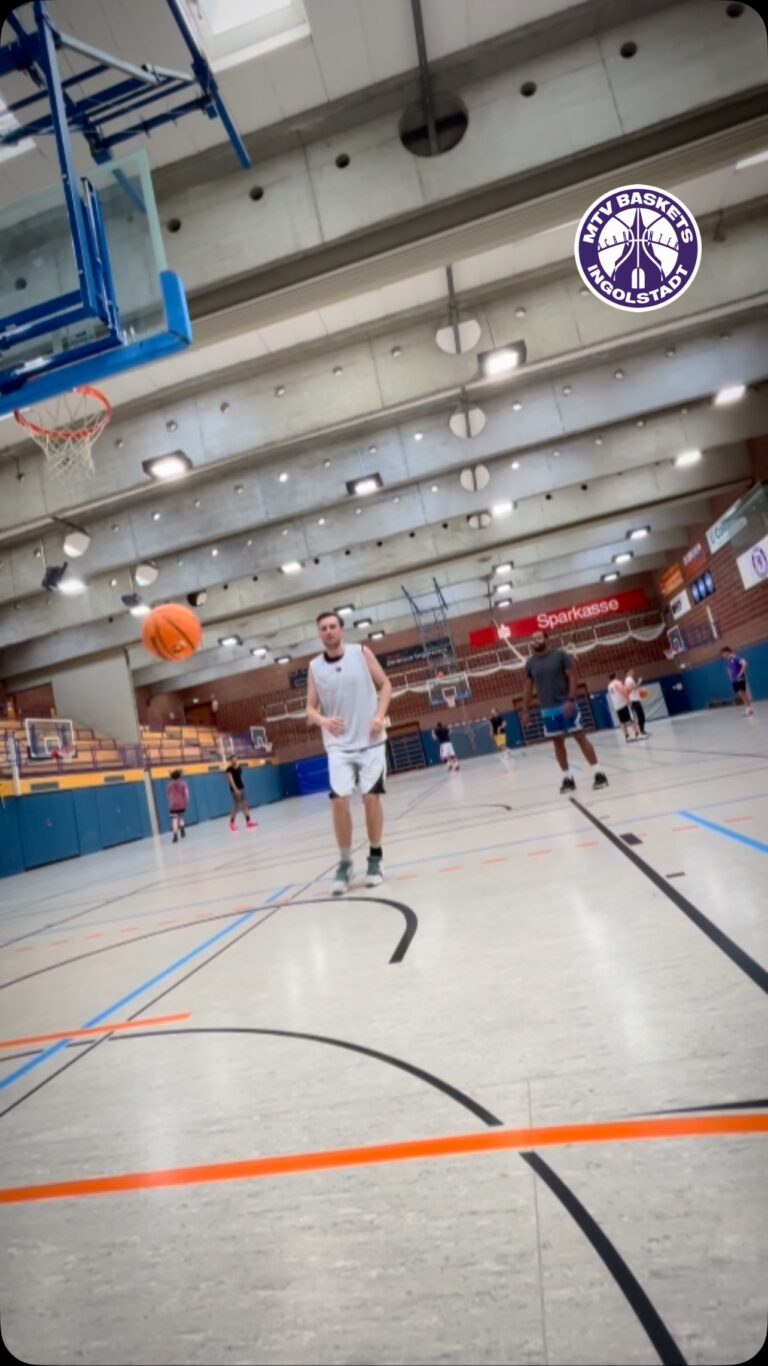 🏀 Herren-1 mit erstem leichten Training…

#bbvonline #oneteam #supportyourteam #mtvbaskets #teamsport #basketballtime #ingolstadt