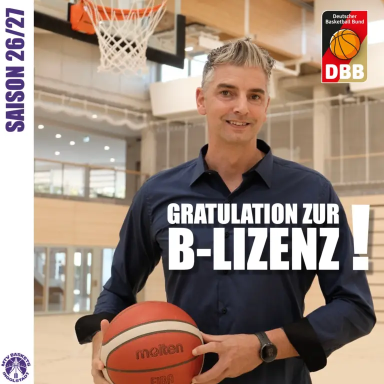 🏀🏀🏀
HERZLICHEN GLÜCKWUNSCH, ANTHONY !
🏀🏀🏀

Wenn am Sonntag die U16 der MTV Baskets Ingolstadt um die Qualifikation zur Bayernliga spielen, dann ist das auch für unseren Coach und Abteilungsleiter Anthony Gräber ein besonderer Tag.🥁

Denn seit Kurzem besitzt Anthony die B-LEISTUNGSSPORT-Lizenz, was ihn in der Region Ingolstadt zum höchstqualifizierten Coach im Basketball macht. Wir als MTV-Basketballabteilung sind mächtig stolz darauf, unterstreicht es doch auch die intensive Arbeit unseres Vereins bei der Ausbildung und Qualifizierung kompetenter und leistungsorientierter Trainer.⛹️‍♂️

Nachdem sich bereits in den letzten Jahren mit Edward (Herren), Nick (U18) und Roberto (U12) weitere Trainer erfolgreich zur C-Breitensport-Lizenz ausbilden haben lassen, stehen für die kommenden Monate bereits die nächsten Kandidaten bereit.🙏

„Ich freue mich sehr darüber, dass mir mit der B-Leistungssport-Lizenz nun die Möglichkeit offensteht, Mannschaften von der Bayernliga über die Regionalliga bis hin zu den ProA- und ProB-Ligen trainieren zu dürfen“, sagt Anthony Gräber. „Gleichzeitig möchte ich es als Ansporn für die übrigen Trainer-Kollegen verstehen, sich mit den Lehrgängen und Lizenzen als Teil unserer Vision für höherklassigen Basketball in Ingolstadt zu engagieren.“🥁

🏀🏀🏀
LET'S GO BASKETS !

#dbb #coach #spieltag #gameday #basketballbezirkschwaben #oneteam #jugendsport #wewantyou #victory #trainer #onefamily #ingolstadt #basketballtime #basketball #supporters #teamsport